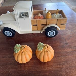 Lenox Orange Pumpkin Salt and Pepper Shakers Autumn Fall Harvest Garden